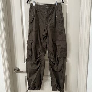 Abercrombie & Fitch High Rise Cargo Pants with Relaxed Fit